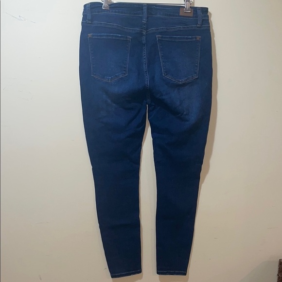 Women's Judy Blue Button Fly Skinny Fit Jeans - Picture 4 of 5